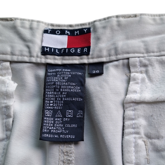 TOMMY HILFIGER SIZE 36 KHAKI MENS FRONT REAR POCKET SHORTS. - Picture 2 of 4